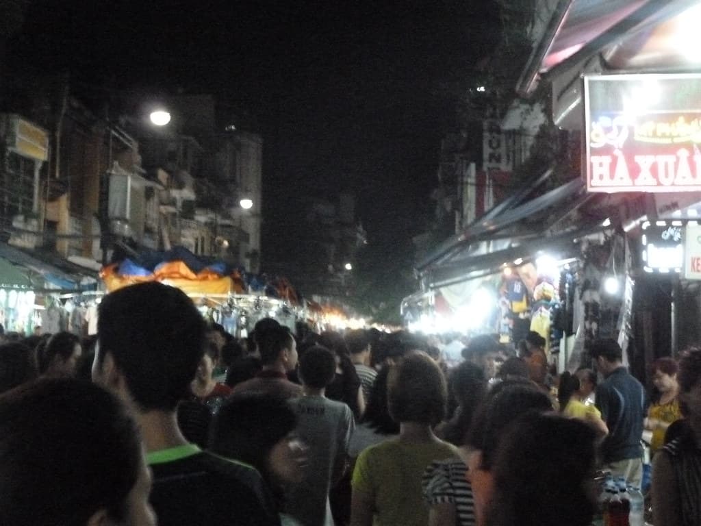 שוק הלילה באנוי (Old Quarter)