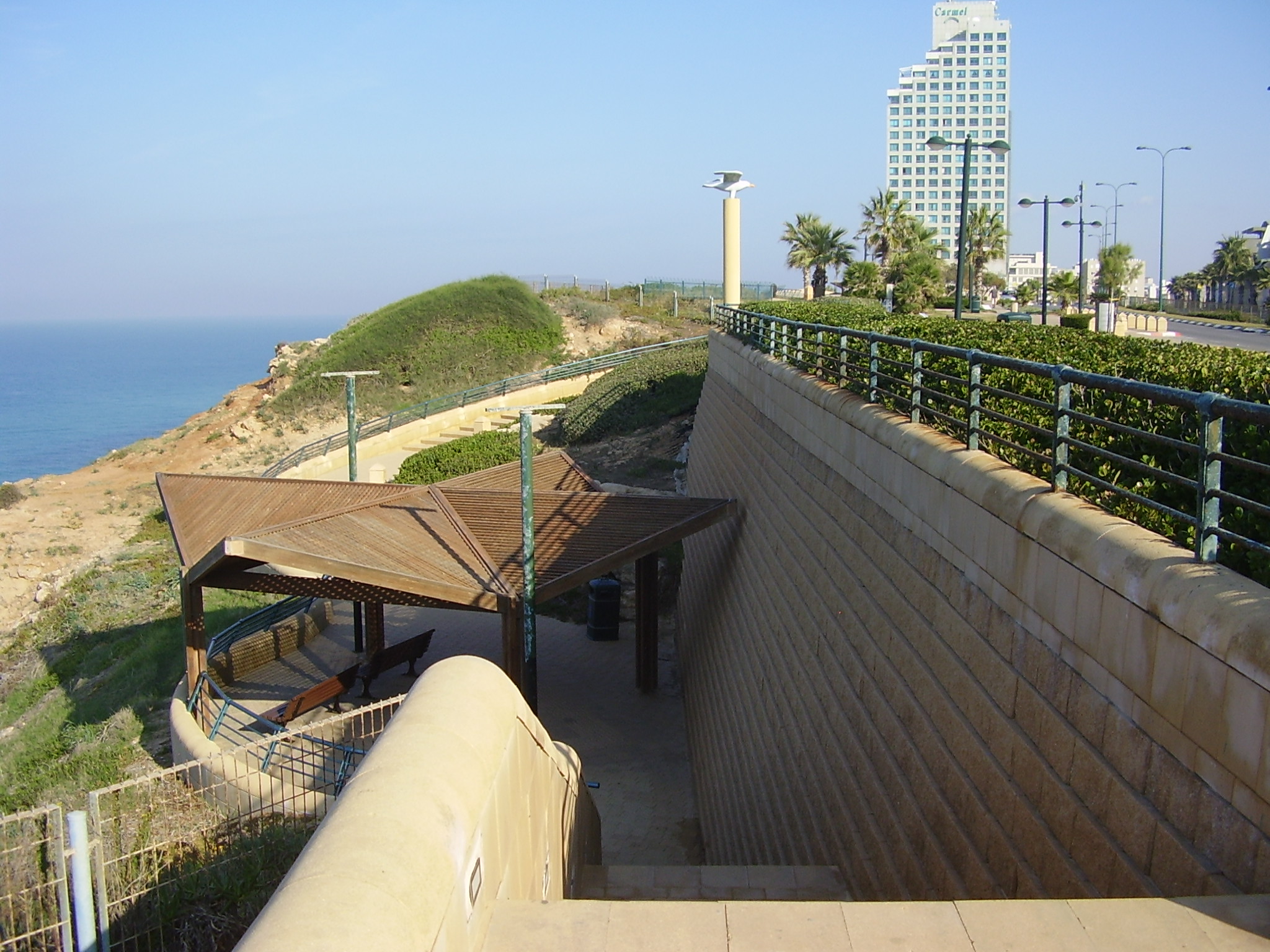 טיילת המצוק בנתניה