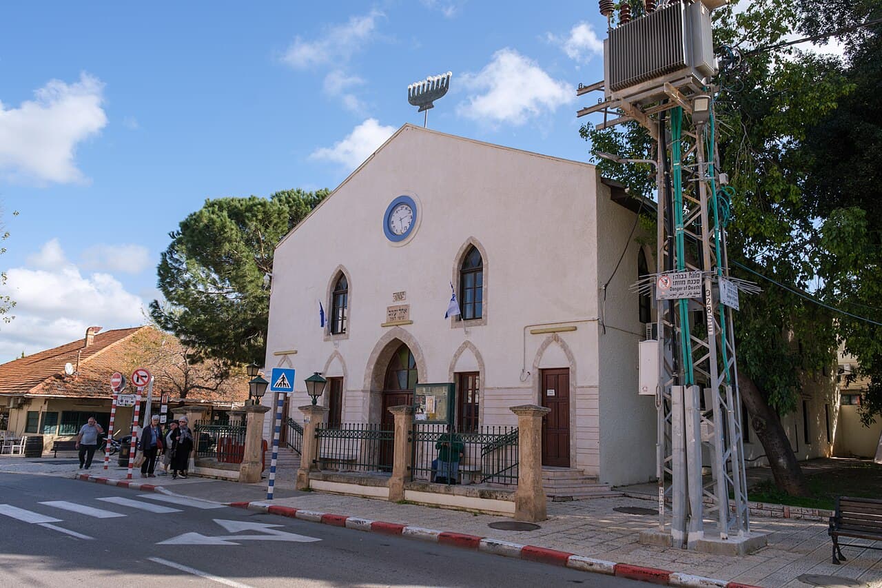 מדרחוב זכרון יעקב — השרון | טיול, מסלול ונוף