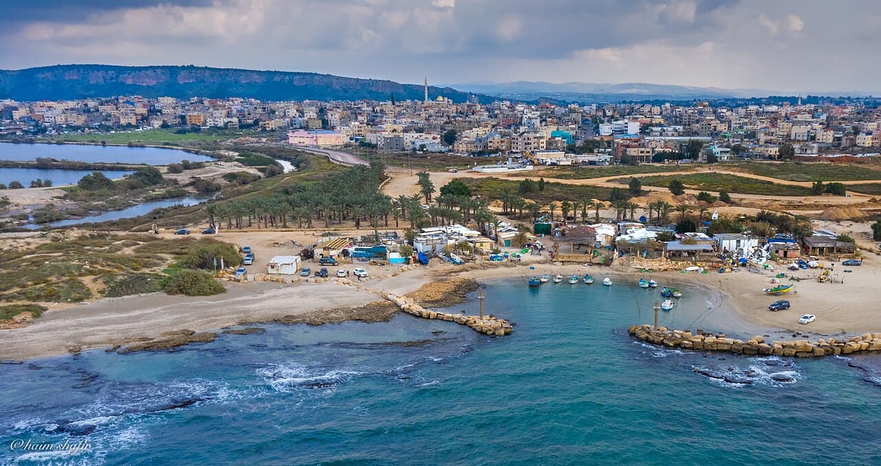 חוף ג'סר א-זרקא